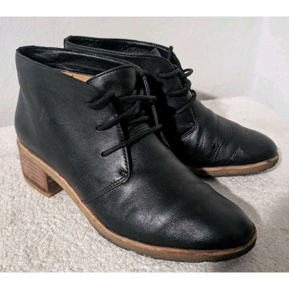 Clarks Boots Womens 8.5 M Originals Crepe Sole Black Leather Ankle Shoes Classic